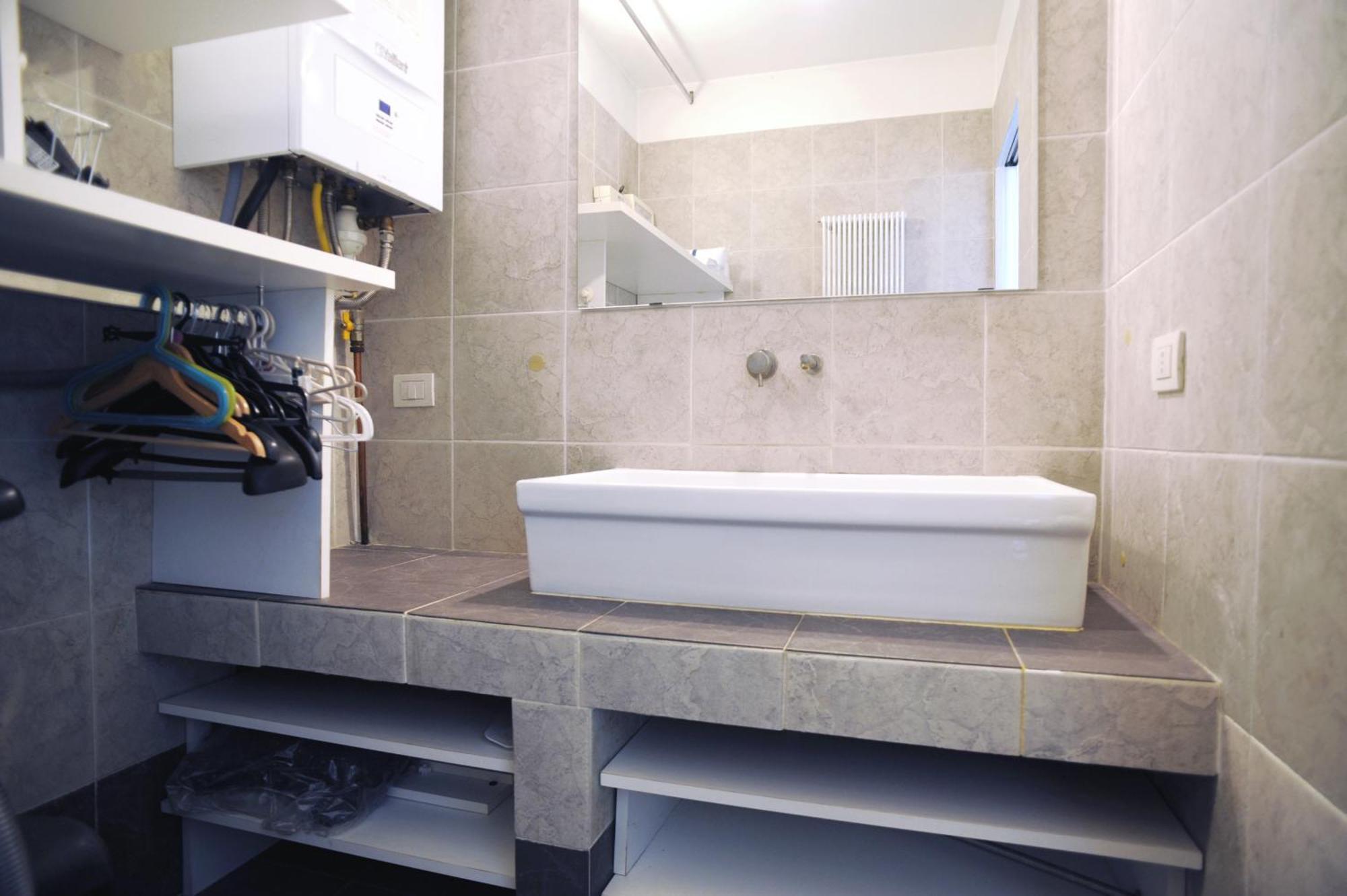 Sant Ambrogio Courtyard Room In Shared Flat Milano Esterno foto