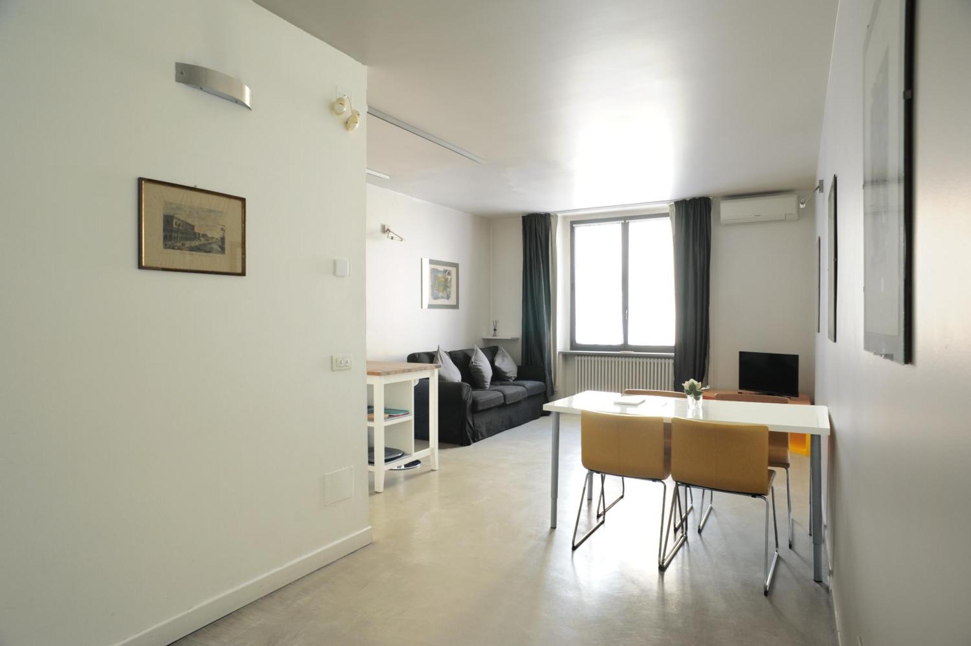 Sant Ambrogio Courtyard Room In Shared Flat Milano Esterno foto